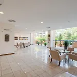 What are the best hotels near Praia do Futuro?